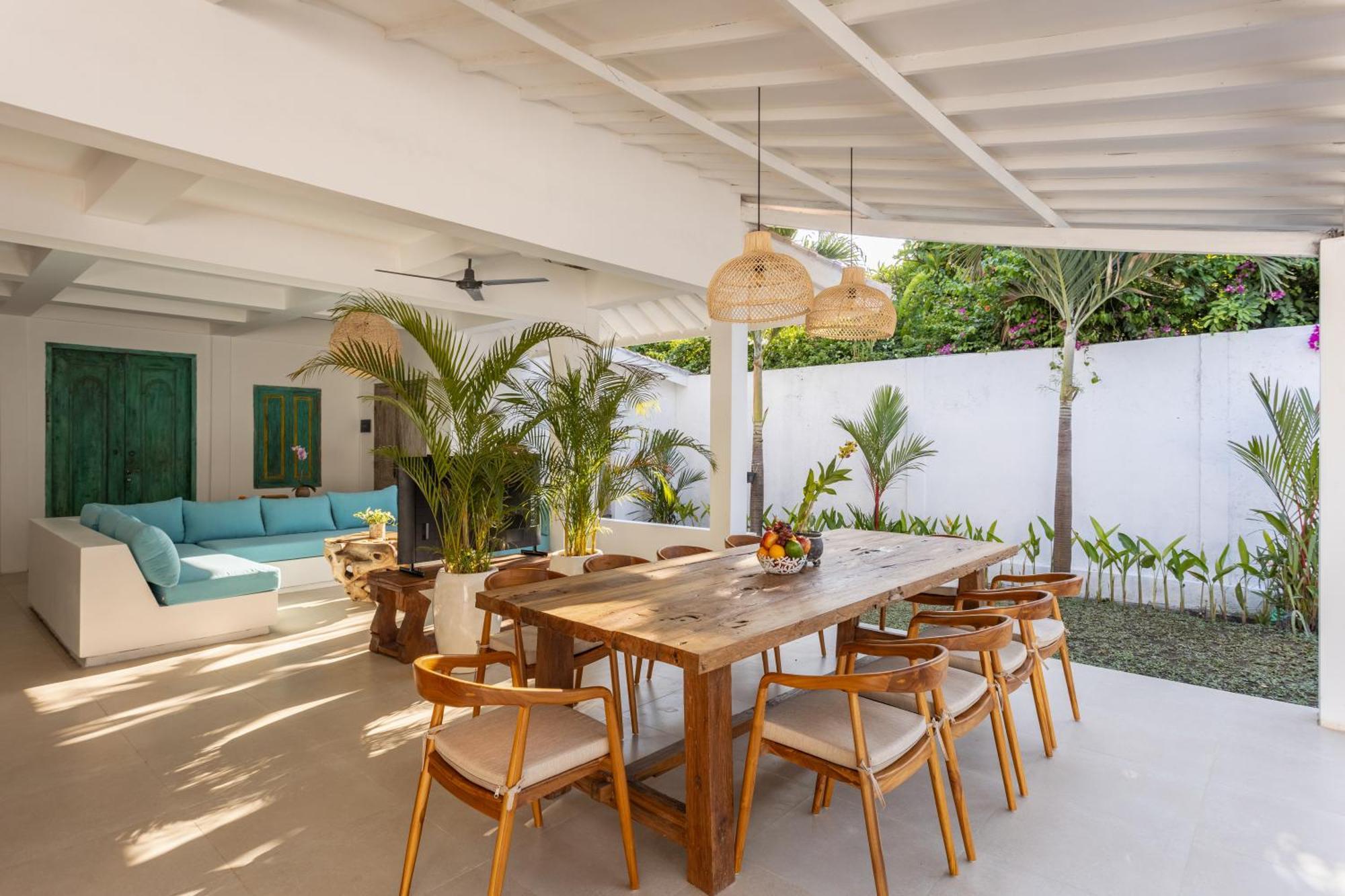 Villa 2 Bdr Villa, Walking Distance To Beach. Seminyak (Bali)